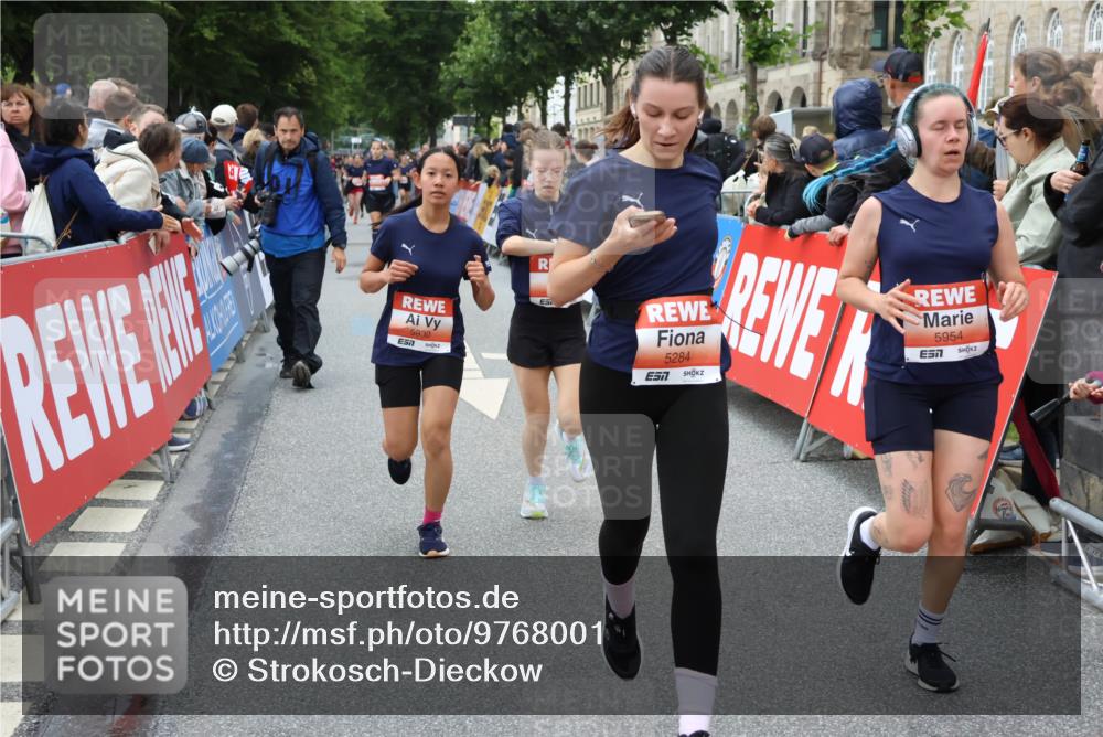 14.06.2026 - REWE Women's Run Strokosch-Dieckow http://msf.ph/oto/9768001 14.06.2026 11:00:16 Ziel 5101, 5274, 5284, 5526, 5792, 5801, 5821, 5892, 5930, 5954, 6035 meine-sportfotos.de