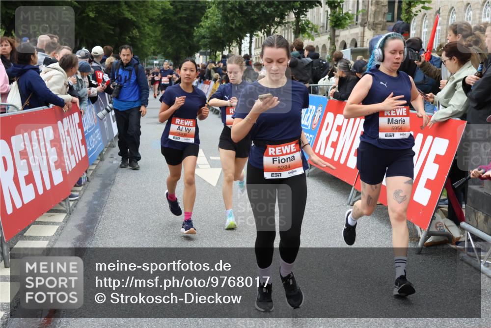 14.06.2026 - REWE Women's Run Strokosch-Dieckow http://msf.ph/oto/9768017 14.06.2026 11:00:16 Ziel 5101, 5274, 5284, 5526, 5792, 5801, 5821, 5892, 5930, 5954, 6035 meine-sportfotos.de