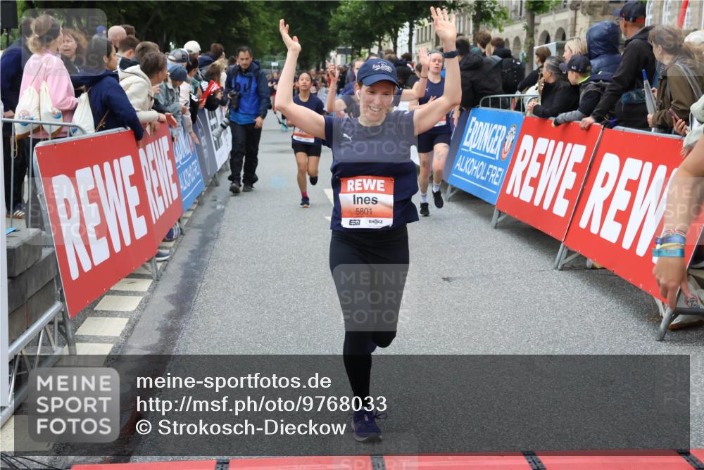 14.06.2026 - REWE Women's Run Strokosch-Dieckow http://msf.ph/oto/9768033 14.06.2026 11:00:15 Ziel 5101, 5274, 5284, 5286, 5526, 5792, 5801, 5821, 5892, 5930, 5954, 6035 meine-sportfotos.de