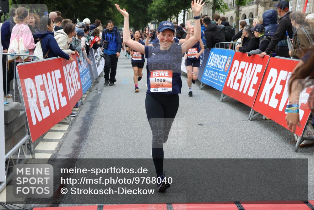 14.06.2026 - REWE Women's Run Strokosch-Dieckow http://msf.ph/oto/9768040 14.06.2026 11:00:15 Ziel 5101, 5274, 5284, 5286, 5526, 5792, 5801, 5821, 5892, 5930, 5954, 6035 meine-sportfotos.de