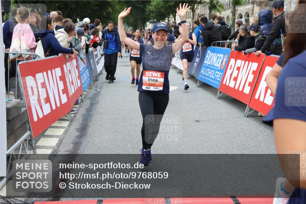14.06.2026 - REWE Women's Run Strokosch-Dieckow http://msf.ph/oto/9768059 14.06.2026 11:00:14 Ziel 5101, 5274, 5284, 5286, 5526, 5792, 5801, 5821, 5892, 5930, 5954, 6035 meine-sportfotos.de