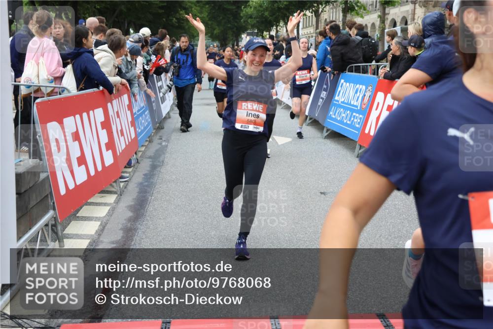 14.06.2026 - REWE Women's Run Strokosch-Dieckow http://msf.ph/oto/9768068 14.06.2026 11:00:14 Ziel 5101, 5274, 5284, 5286, 5526, 5792, 5801, 5821, 5892, 5930, 5954, 6035 meine-sportfotos.de