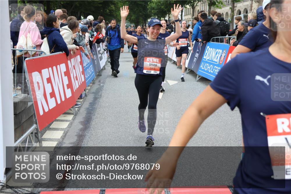 14.06.2026 - REWE Women's Run Strokosch-Dieckow http://msf.ph/oto/9768079 14.06.2026 11:00:14 Ziel 5101, 5274, 5284, 5286, 5526, 5792, 5801, 5821, 5892, 5930, 5954, 6035 meine-sportfotos.de