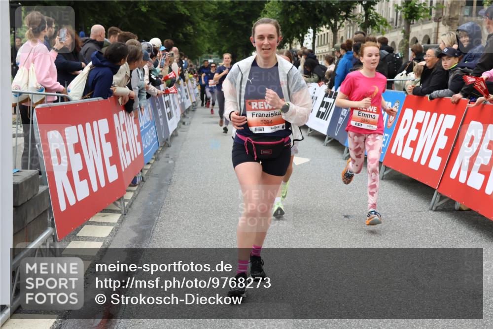 14.06.2026 - REWE Women's Run Strokosch-Dieckow http://msf.ph/oto/9768273 14.06.2026 11:00:03 Ziel 5094, 5139, 5217, 5258, 5286, 5340, 5569, 5873, 5886, 6030, 6034 meine-sportfotos.de