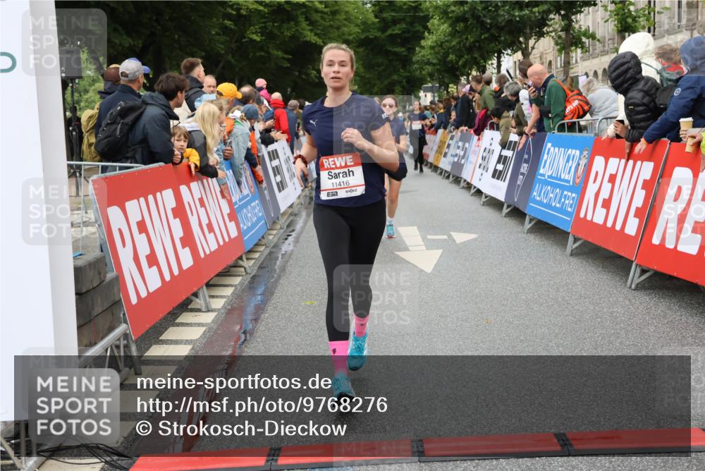 14.06.2026 - REWE Women's Run Strokosch-Dieckow http://msf.ph/oto/9768276 14.06.2026 09:53:14 Ziel 10693, 10768, 10943, 11173, 11416, 11510 meine-sportfotos.de