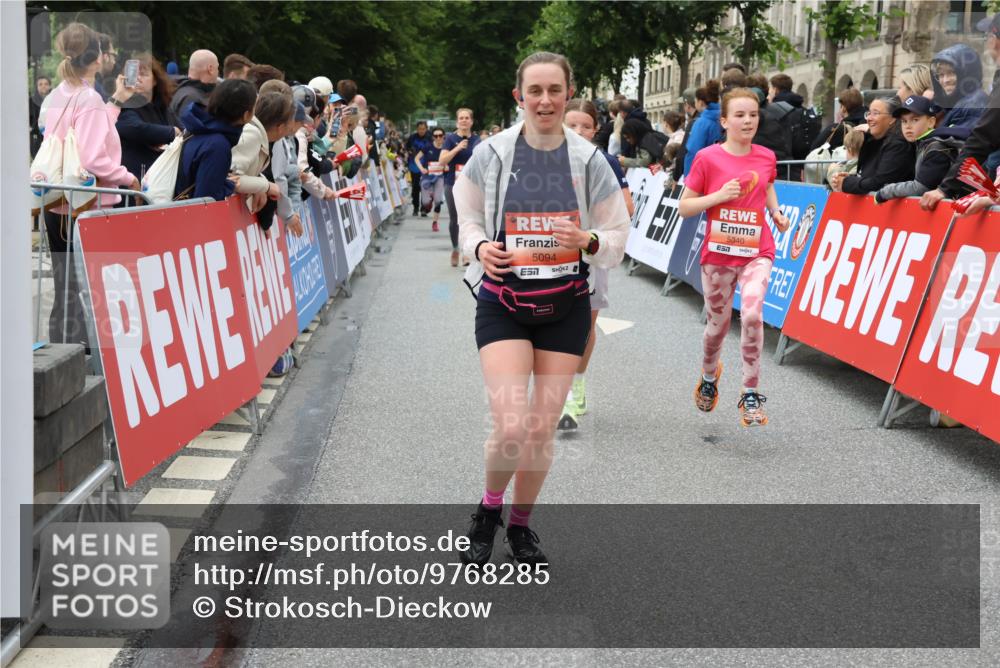 14.06.2026 - REWE Women's Run Strokosch-Dieckow http://msf.ph/oto/9768285 14.06.2026 11:00:03 Ziel 5094, 5139, 5217, 5258, 5286, 5340, 5569, 5873, 5886, 6030, 6034 meine-sportfotos.de