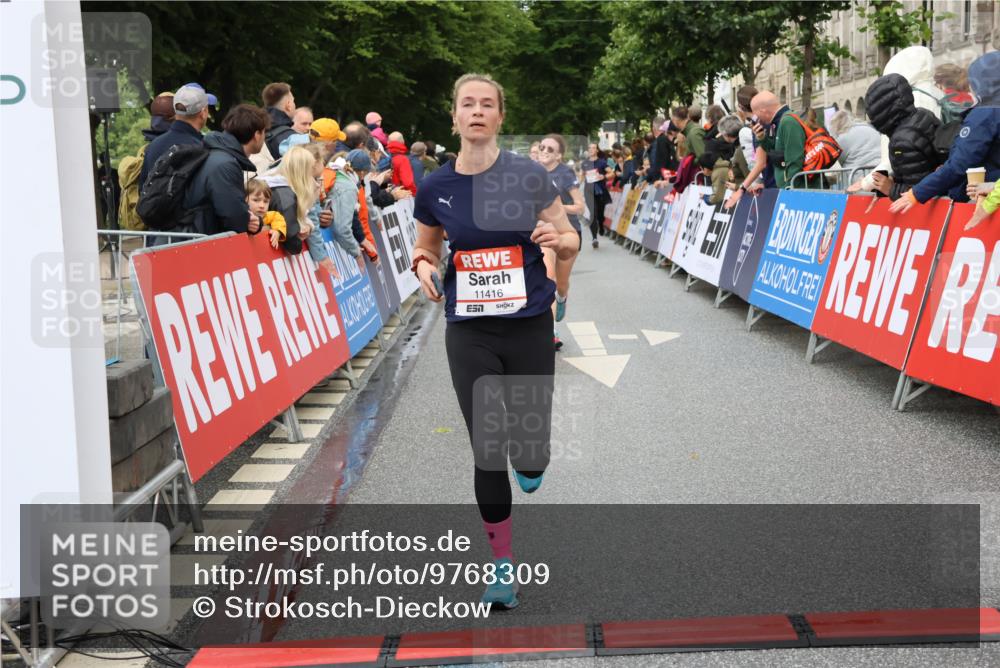 14.06.2026 - REWE Women's Run Strokosch-Dieckow http://msf.ph/oto/9768309 14.06.2026 09:53:14 Ziel 10693, 10768, 10943, 11173, 11416, 11510 meine-sportfotos.de