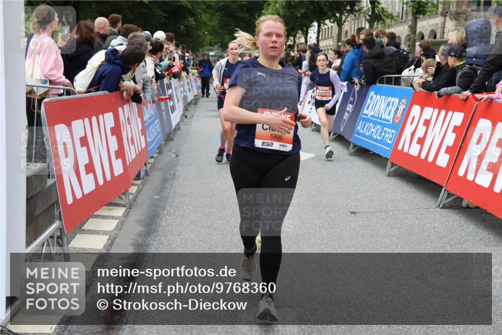 14.06.2026 - REWE Women's Run Strokosch-Dieckow http://msf.ph/oto/9768360 14.06.2026 11:00:01 Ziel 5094, 5139, 5217, 5258, 5340, 5569, 5873, 5886, 6030, 6031, 6034 meine-sportfotos.de