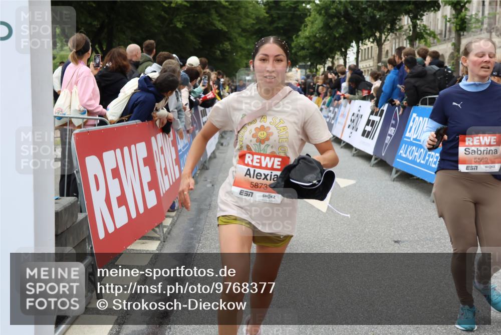 14.06.2026 - REWE Women's Run Strokosch-Dieckow http://msf.ph/oto/9768377 14.06.2026 11:00:00 Ziel 5094, 5139, 5258, 5340, 5569, 5873, 5886, 6030, 6031, 6034 meine-sportfotos.de