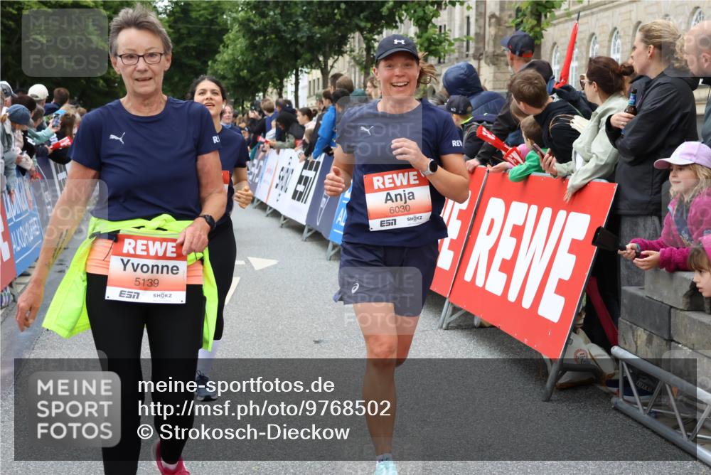 14.06.2026 - REWE Women's Run Strokosch-Dieckow http://msf.ph/oto/9768502 14.06.2026 10:59:57 Ziel 5139, 5258, 5569, 5873, 5886, 6030, 6031 meine-sportfotos.de