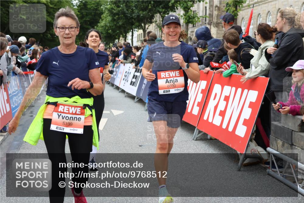 14.06.2026 - REWE Women's Run Strokosch-Dieckow http://msf.ph/oto/9768512 14.06.2026 10:59:56 Ziel 5139, 5258, 5569, 5873, 6030, 6031 meine-sportfotos.de