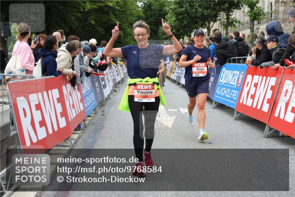 14.06.2026 - REWE Women's Run Strokosch-Dieckow http://msf.ph/oto/9768584 14.06.2026 10:59:55 Ziel 5139, 5258, 5560, 6017, 6030, 6031 meine-sportfotos.de
