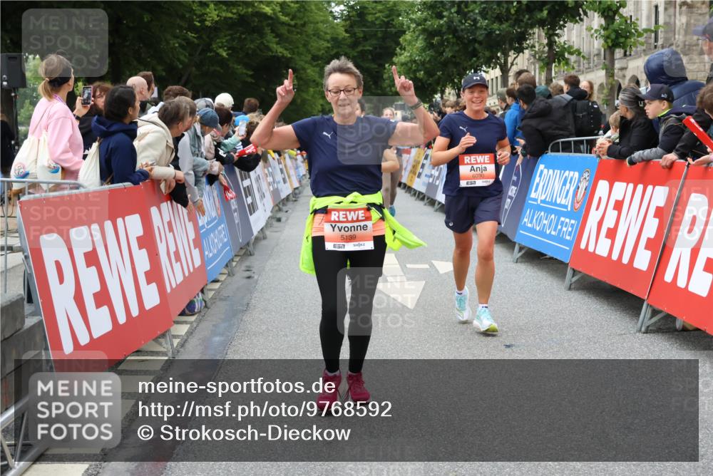 14.06.2026 - REWE Women's Run Strokosch-Dieckow http://msf.ph/oto/9768592 14.06.2026 10:59:55 Ziel 5139, 5258, 5560, 6017, 6030, 6031 meine-sportfotos.de