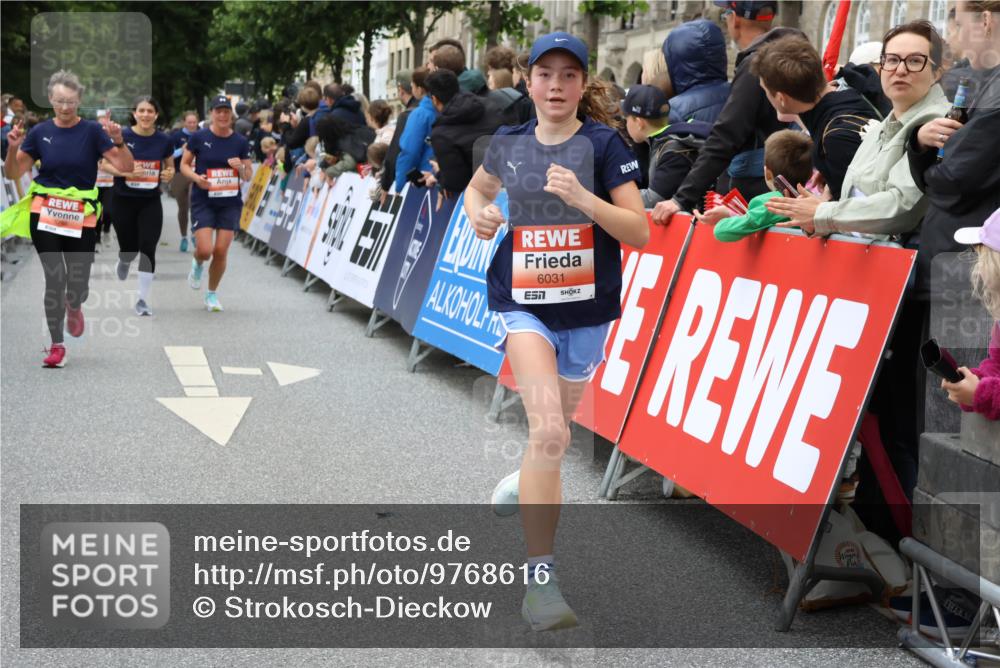 14.06.2026 - REWE Women's Run Strokosch-Dieckow http://msf.ph/oto/9768616 14.06.2026 10:59:53 Ziel 5139, 5258, 5560, 5642, 5928, 6017, 6030, 6031 meine-sportfotos.de