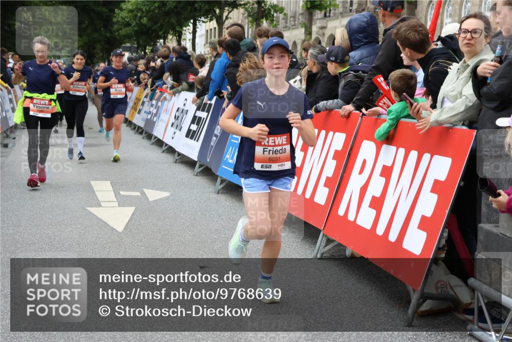 14.06.2026 - REWE Women's Run Strokosch-Dieckow http://msf.ph/oto/9768639 14.06.2026 10:59:53 Ziel 5139, 5258, 5560, 5642, 5928, 6017, 6030, 6031 meine-sportfotos.de