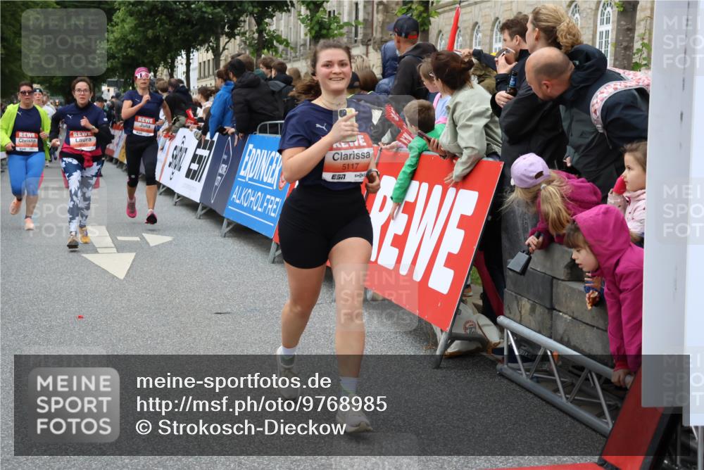 14.06.2026 - REWE Women's Run Strokosch-Dieckow http://msf.ph/oto/9768985 14.06.2026 10:59:37 Ziel 5032, 5117, 5404, 5409, 5418, 5590, 5701, 6016 meine-sportfotos.de