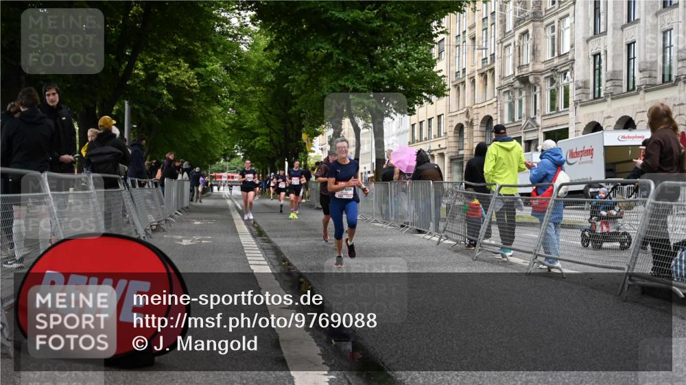 14.06.2026 - REWE Women's Run J. Mangold http://msf.ph/oto/9769088 14.06.2026 09:50:26 Ziel 10192, 10749, 11105, 11146, 11245, 11396 meine-sportfotos.de