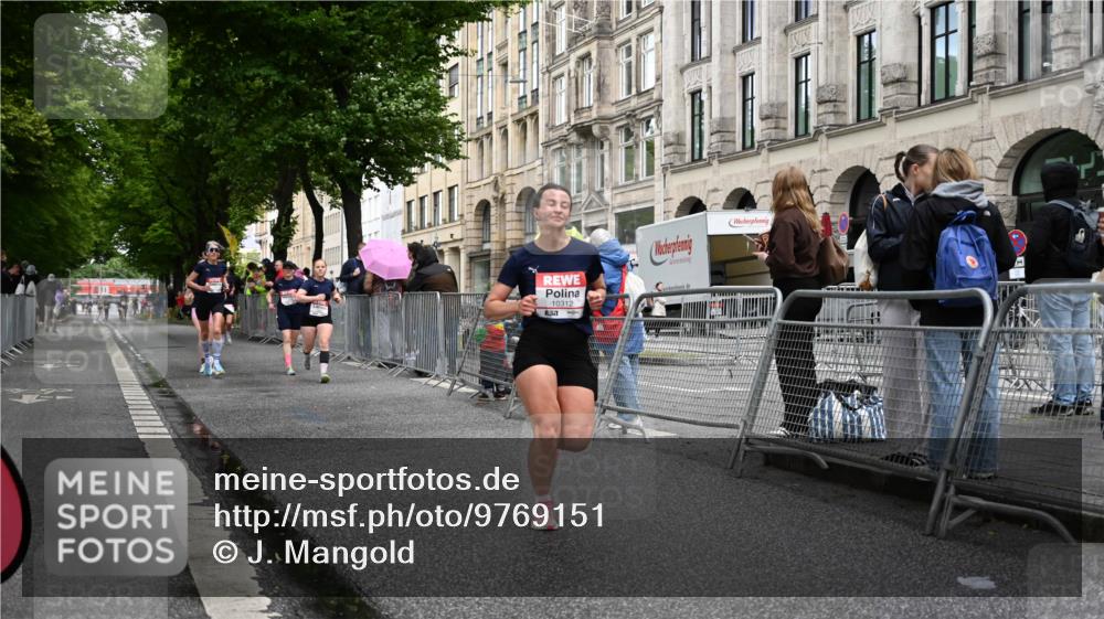 14.06.2026 - REWE Women's Run J. Mangold http://msf.ph/oto/9769151 14.06.2026 09:50:43 Ziel 10039, 10159, 10312, 10618, 10666, 11003 meine-sportfotos.de