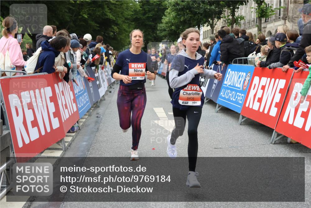 14.06.2026 - REWE Women's Run Strokosch-Dieckow http://msf.ph/oto/9769184 14.06.2026 10:59:32 Ziel 5032, 5172, 5337, 5404, 5409, 5635, 5701 meine-sportfotos.de