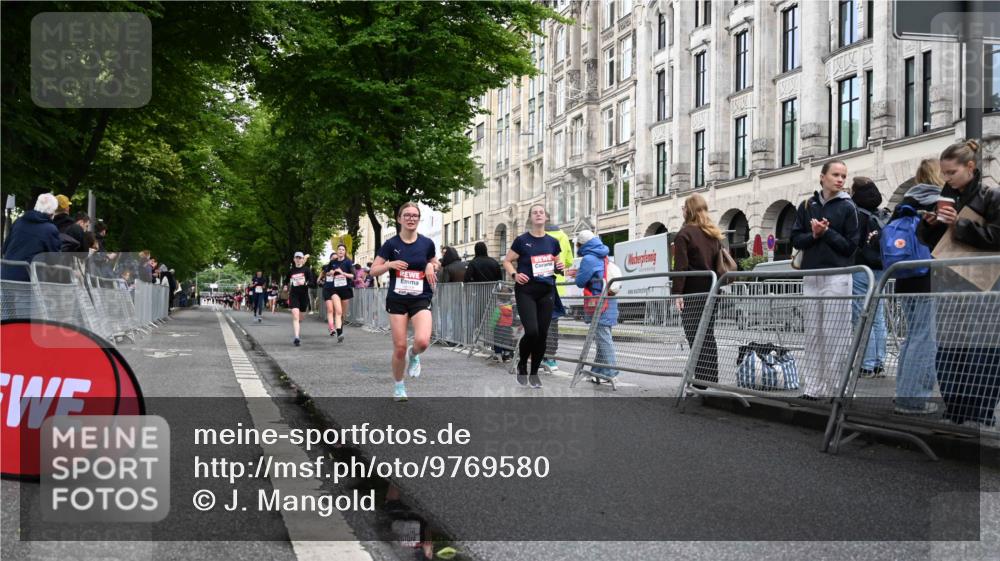 14.06.2026 - REWE Women's Run J. Mangold http://msf.ph/oto/9769580 14.06.2026 09:52:59 Ziel 10107, 10424, 10693, 10768, 11212, 11272 meine-sportfotos.de