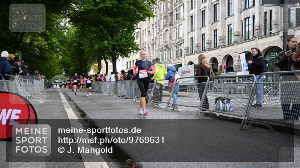 14.06.2026 - REWE Women's Run J. Mangold http://msf.ph/oto/9769631 14.06.2026 09:53:15 Ziel 10794, 10952, 11051 meine-sportfotos.de