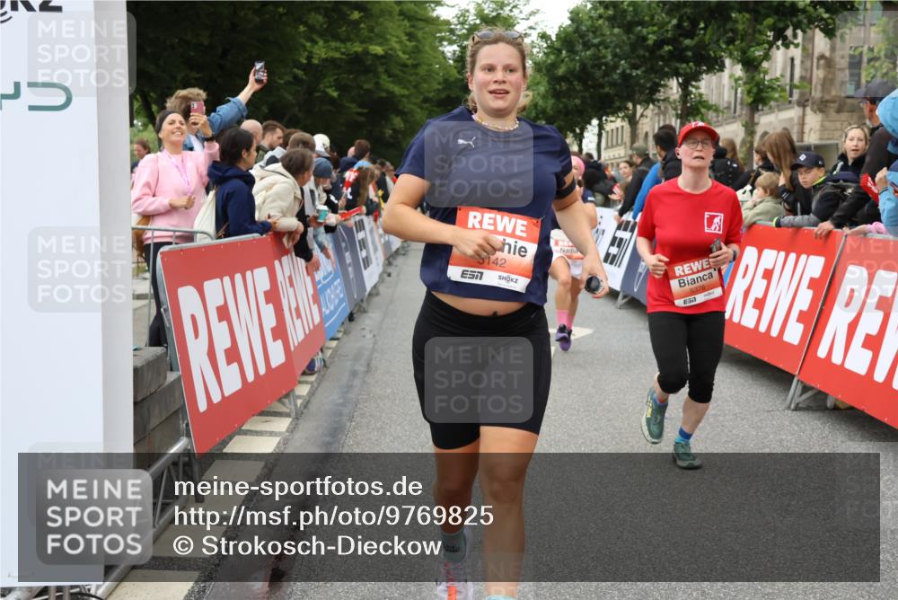 14.06.2026 - REWE Women's Run Strokosch-Dieckow http://msf.ph/oto/9769825 14.06.2026 10:59:04 Ziel 5066, 5067, 5142, 5144, 5154, 5226, 5376, 5703, 5741, 5911 meine-sportfotos.de
