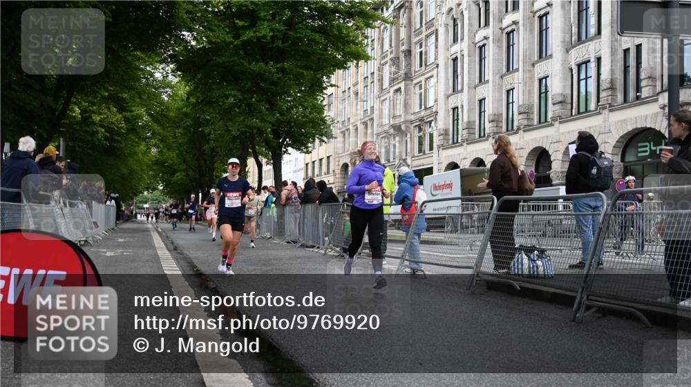 14.06.2026 - REWE Women's Run J. Mangold http://msf.ph/oto/9769920 14.06.2026 09:54:09 Ziel 10063, 10235, 10299, 10440, 10704, 10806 meine-sportfotos.de