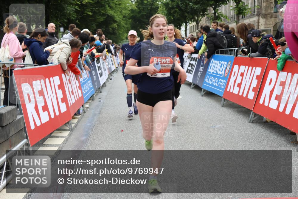 14.06.2026 - REWE Women's Run Strokosch-Dieckow http://msf.ph/oto/9769947 14.06.2026 10:57:02 Ziel 5021, 5023, 5074, 5209, 5571, 5583, 5964, 6053 meine-sportfotos.de