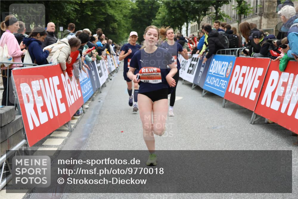 14.06.2026 - REWE Women's Run Strokosch-Dieckow http://msf.ph/oto/9770018 14.06.2026 10:57:02 Ziel 5021, 5023, 5074, 5209, 5571, 5583, 5964, 6053 meine-sportfotos.de