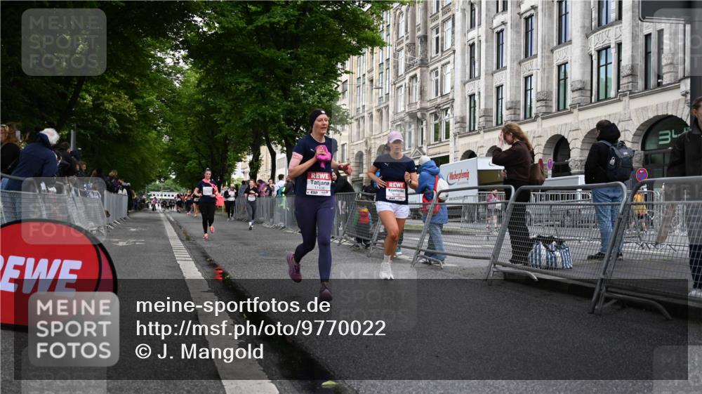 14.06.2026 - REWE Women's Run J. Mangold http://msf.ph/oto/9770022 14.06.2026 09:54:34 Ziel 10290, 11167, 11179, 11273, 11407, 11438 meine-sportfotos.de