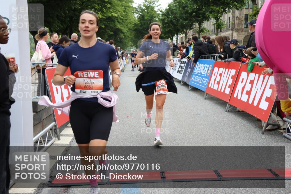 14.06.2026 - REWE Women's Run Strokosch-Dieckow http://msf.ph/oto/9770116 14.06.2026 10:56:56 Ziel 5023, 5070, 5219, 5571, 5583, 6023, 6053 meine-sportfotos.de