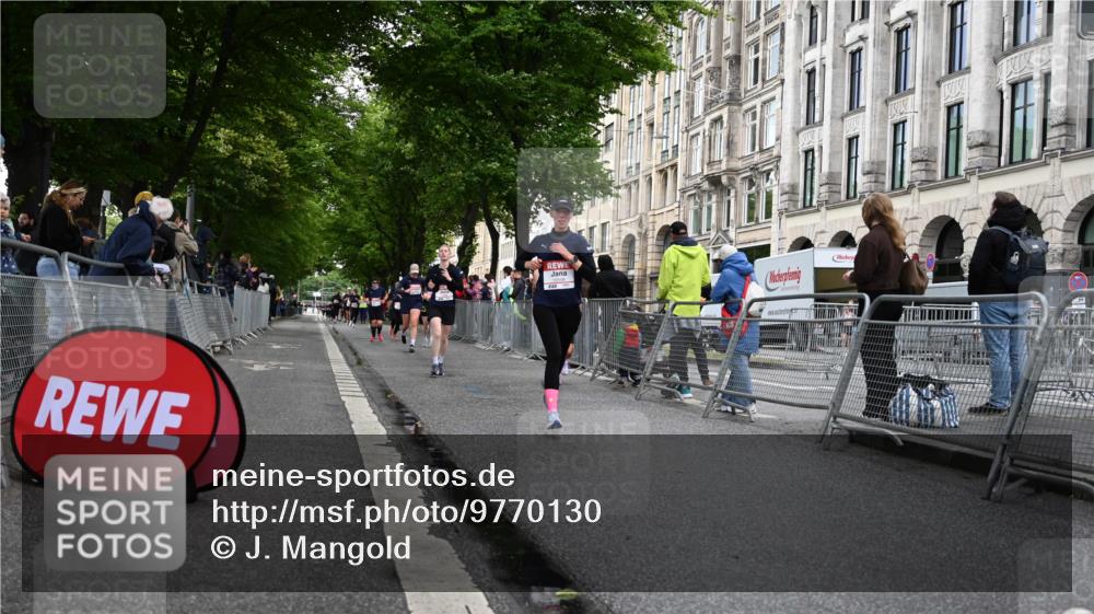 14.06.2026 - REWE Women's Run J. Mangold http://msf.ph/oto/9770130 14.06.2026 09:55:07 Ziel 10150, 10231, 10598, 11300, 11443 meine-sportfotos.de
