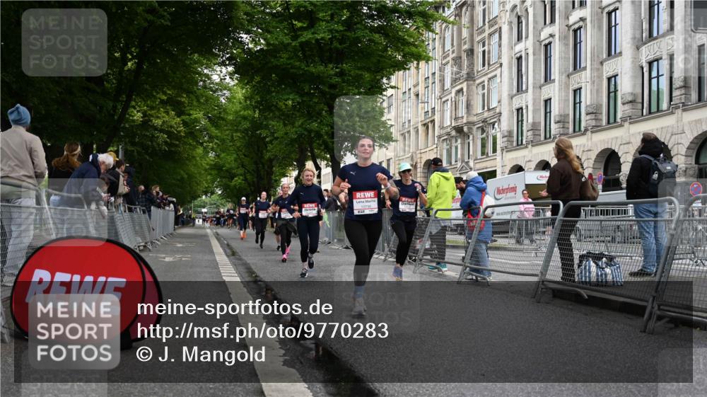 14.06.2026 - REWE Women's Run J. Mangold http://msf.ph/oto/9770283 14.06.2026 09:55:34 Ziel 10285, 10546, 10623, 10745, 10796, 10874, 10882, 11409 meine-sportfotos.de