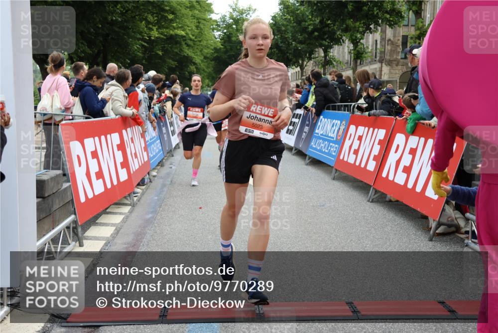 14.06.2026 - REWE Women's Run Strokosch-Dieckow http://msf.ph/oto/9770289 14.06.2026 10:56:54 Ziel 5023, 5070, 5219, 5571, 5583, 6023, 6053 meine-sportfotos.de