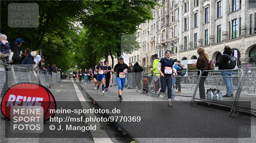 14.06.2026 - REWE Women's Run J. Mangold http://msf.ph/oto/9770369 14.06.2026 09:55:58 Ziel 10211, 10451, 10563, 10737, 10757, 10816, 10838, 10923, 11491, 11526 meine-sportfotos.de