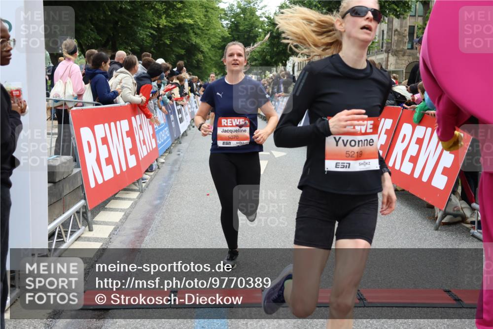 14.06.2026 - REWE Women's Run Strokosch-Dieckow http://msf.ph/oto/9770389 14.06.2026 10:56:52 Ziel 5023, 5070, 5219, 6023, 6053 meine-sportfotos.de