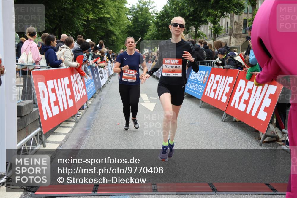 14.06.2026 - REWE Women's Run Strokosch-Dieckow http://msf.ph/oto/9770408 14.06.2026 10:56:52 Ziel 5023, 5070, 5219, 6023, 6053 meine-sportfotos.de