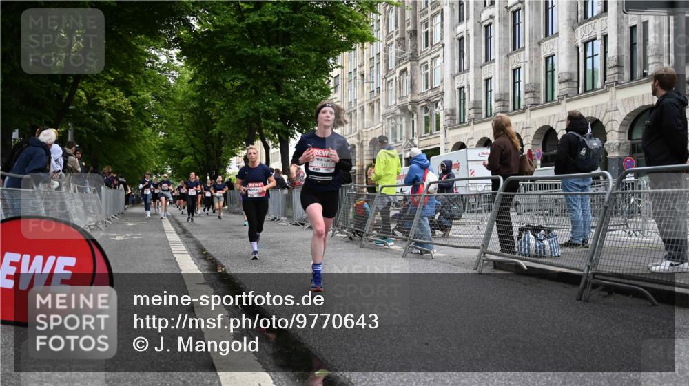 14.06.2026 - REWE Women's Run J. Mangold http://msf.ph/oto/9770643 14.06.2026 09:56:35 Ziel 11214, 11283, 11312, 11436 meine-sportfotos.de