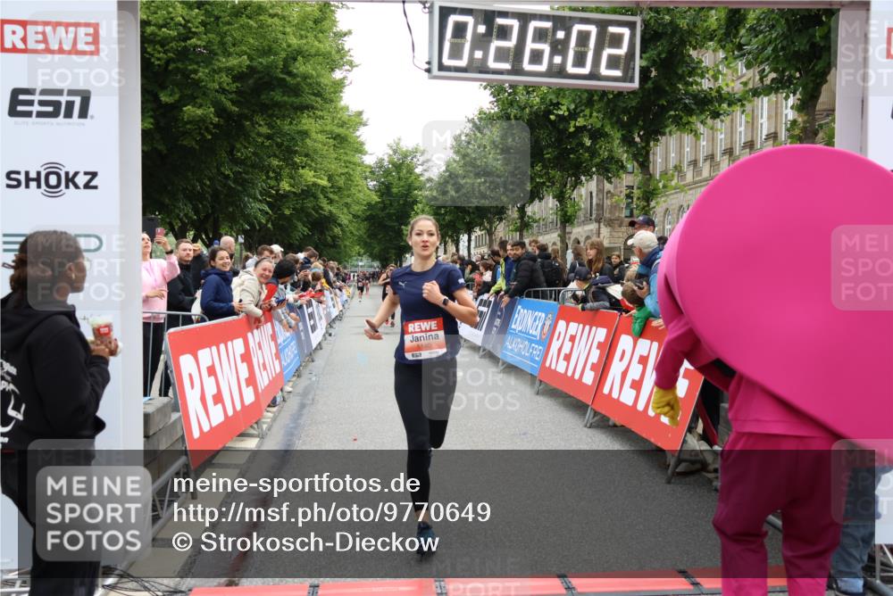 14.06.2026 - REWE Women's Run Strokosch-Dieckow http://msf.ph/oto/9770649 14.06.2026 10:56:30 Ziel 5140, 5244, 5245, 5556, 5818 meine-sportfotos.de