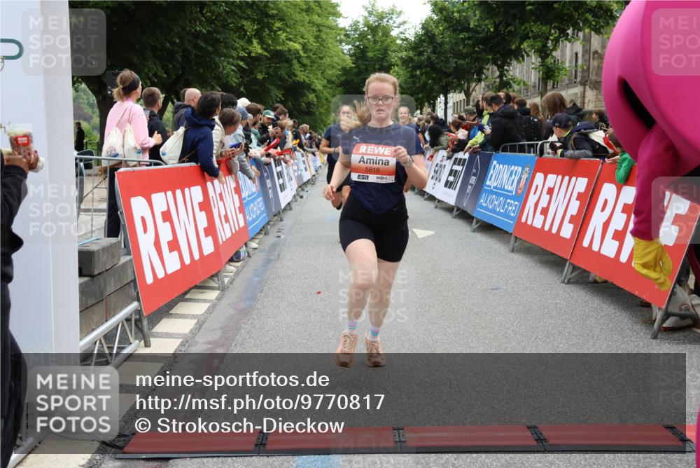 14.06.2026 - REWE Women's Run Strokosch-Dieckow http://msf.ph/oto/9770817 14.06.2026 10:56:26 Ziel 5140, 5244, 5245, 5556, 5818, 5868 meine-sportfotos.de