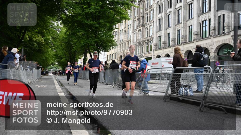 14.06.2026 - REWE Women's Run J. Mangold http://msf.ph/oto/9770903 14.06.2026 09:57:14 Ziel 10173, 10310, 10377, 10378, 10802, 10815, 11131, 11210, 11262, 11276, 11423 meine-sportfotos.de