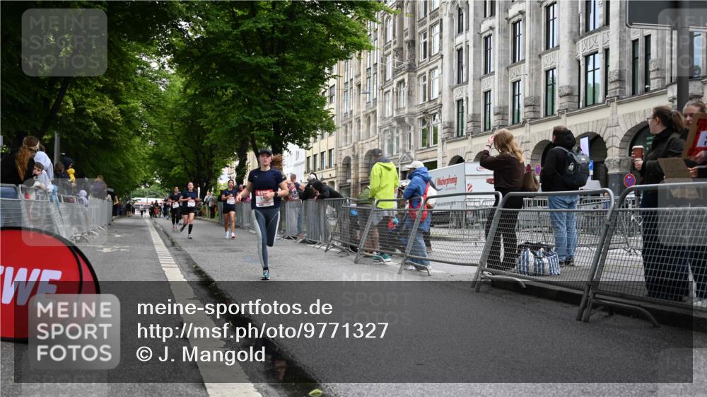 14.06.2026 - REWE Women's Run J. Mangold http://msf.ph/oto/9771327 14.06.2026 09:58:39 Ziel 10172, 10879, 10960, 11341 meine-sportfotos.de