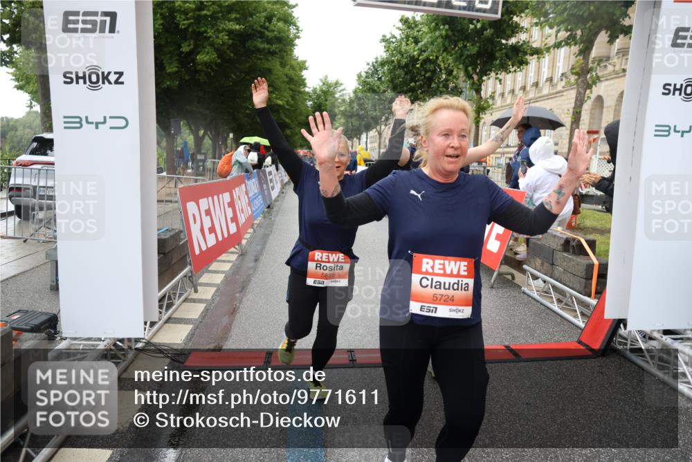 14.06.2026 - REWE Women's Run Strokosch-Dieckow http://msf.ph/oto/9771611 14.06.2026 11:10:55 Ziel 5005, 5028, 5120, 5124, 5125, 5126, 5127, 5316, 5724, 5830, 5831 meine-sportfotos.de