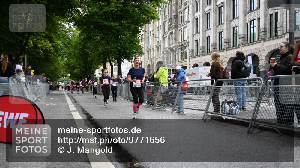 14.06.2026 - REWE Women's Run J. Mangold http://msf.ph/oto/9771656 14.06.2026 09:59:23 Ziel 10190, 10280, 10405, 10542, 10567, 10664, 10850, 11221 meine-sportfotos.de