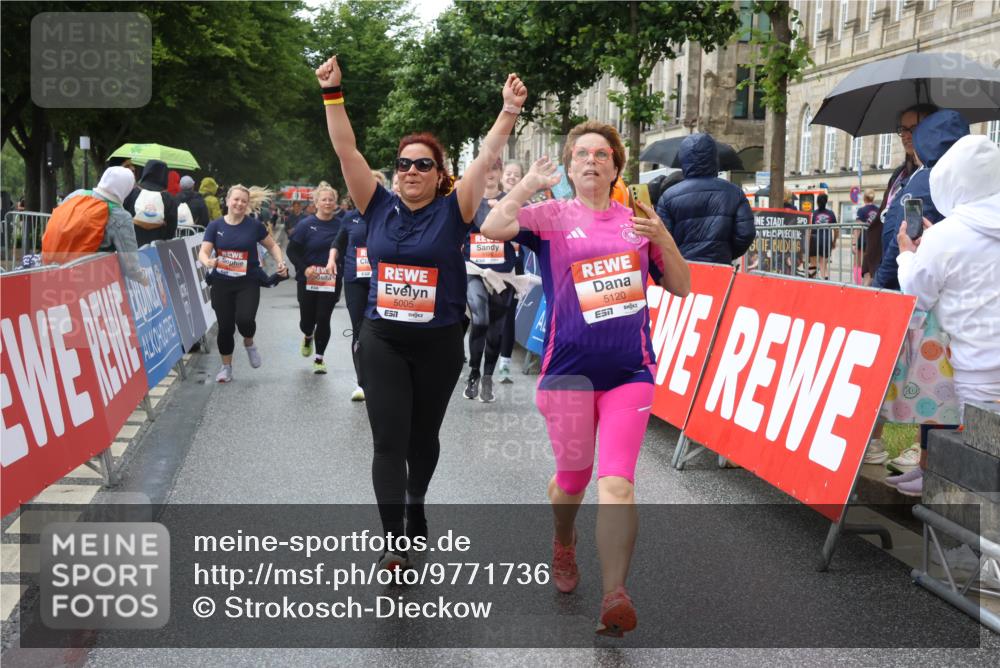 14.06.2026 - REWE Women's Run Strokosch-Dieckow http://msf.ph/oto/9771736 14.06.2026 11:10:50 Ziel 5005, 5028, 5120, 5124, 5125, 5126, 5127, 5236, 5724, 5830, 5831 meine-sportfotos.de