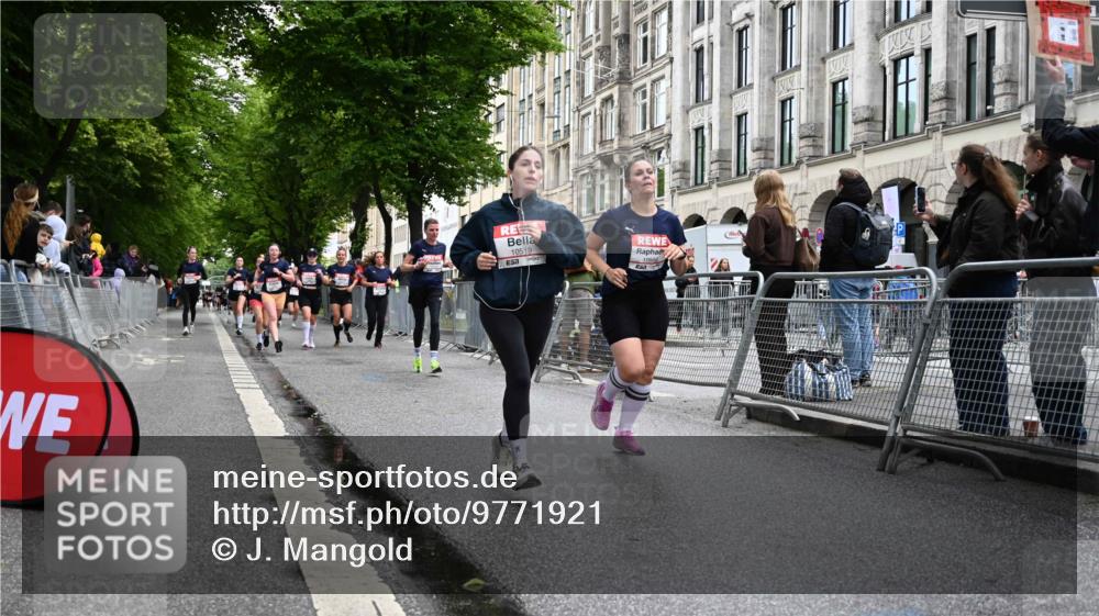 14.06.2026 - REWE Women's Run J. Mangold http://msf.ph/oto/9771921 14.06.2026 10:00:03 Ziel 10519, 10566, 10602, 10789, 10911, 10956, 10995, 11042, 11092, 11171, 11342, 11414 meine-sportfotos.de