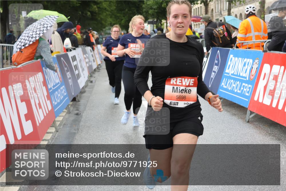 14.06.2026 - REWE Women's Run Strokosch-Dieckow http://msf.ph/oto/9771925 14.06.2026 11:10:21 Ziel 5211, 5301, 5375, 5698, 5787, 5788, 5937, 5974, 5996 meine-sportfotos.de