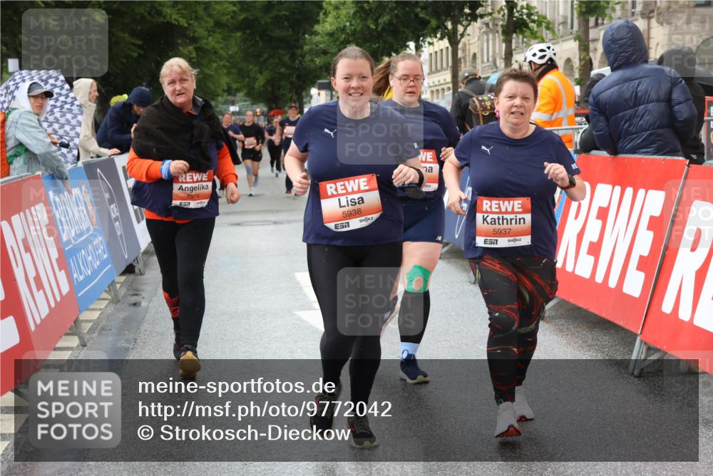 14.06.2026 - REWE Women's Run Strokosch-Dieckow http://msf.ph/oto/9772042 14.06.2026 11:10:11 Ziel 5060, 5061, 5063, 5145, 5246, 5375, 5472, 5533, 5559, 5855, 5937, 5938, 5974, 5996 meine-sportfotos.de