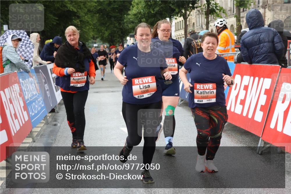 14.06.2026 - REWE Women's Run Strokosch-Dieckow http://msf.ph/oto/9772050 14.06.2026 11:10:11 Ziel 5060, 5061, 5063, 5145, 5246, 5375, 5472, 5533, 5559, 5855, 5937, 5938, 5974, 5996 meine-sportfotos.de