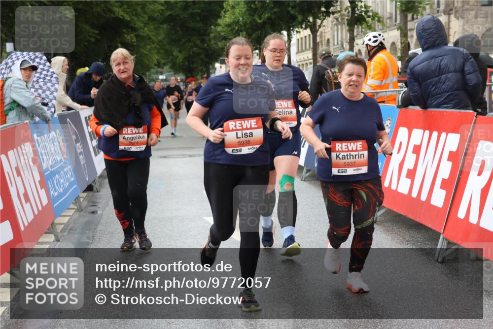 14.06.2026 - REWE Women's Run Strokosch-Dieckow http://msf.ph/oto/9772057 14.06.2026 11:10:11 Ziel 5060, 5061, 5063, 5145, 5246, 5375, 5472, 5533, 5559, 5855, 5937, 5938, 5974, 5996 meine-sportfotos.de